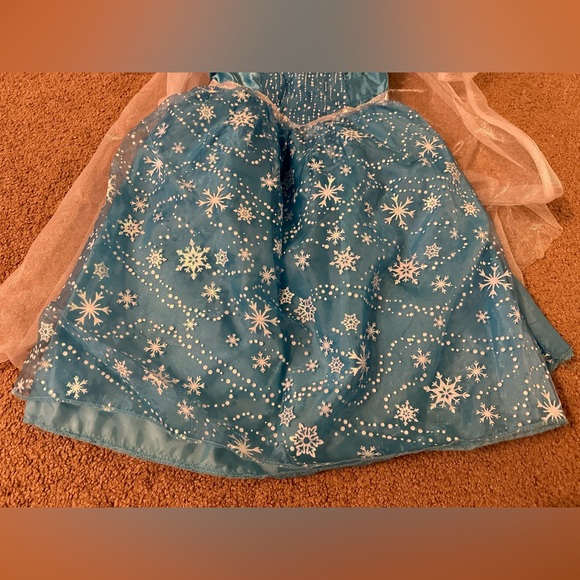 Disney Princess Frozen Elsa Musical Light-Up Dress Plays Let It Go Song Dress-Up - Picture 7 of 15